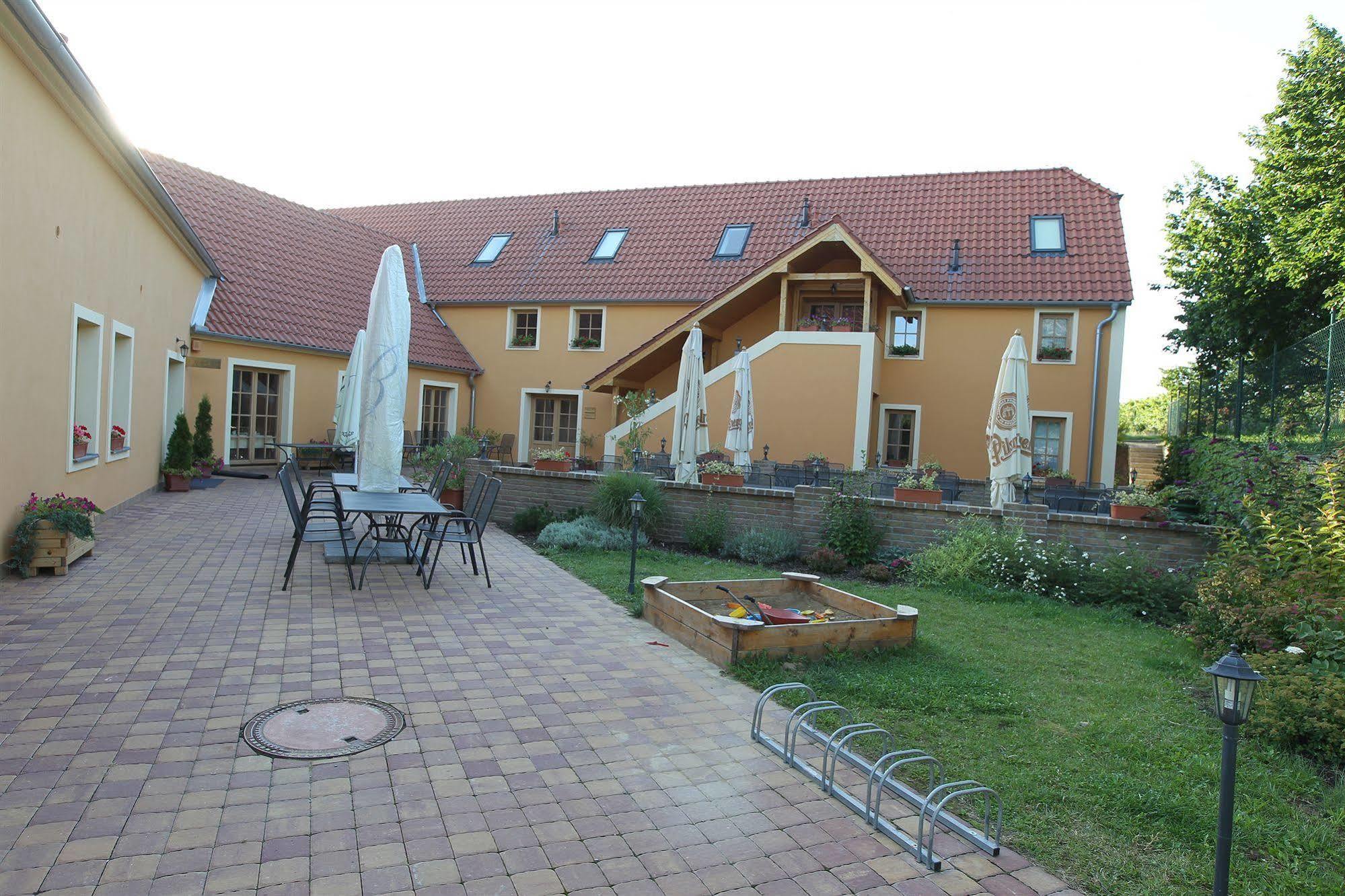 Hotel Pavlov Exteriör bild